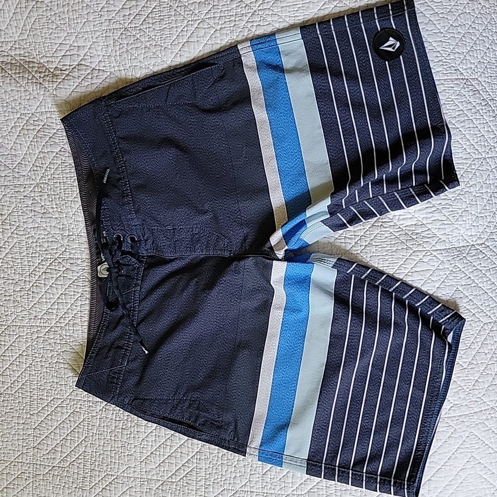 Volcomr swim shorts 28 waist